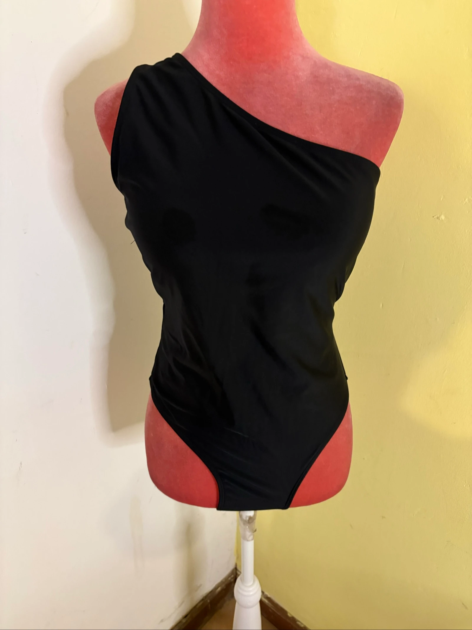 Bañador negro asimétrico - Un hombro solo con espalda abierta – photo 2